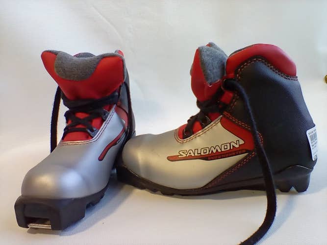 Used Salomon Jr-01.5 Cross Country Ski Girls Boots