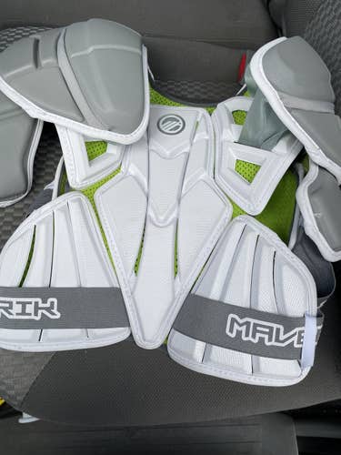 Used Medium Maverik MAX EKG Shoulder Pads