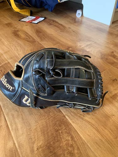 Black Used Right Hand Throw 12.75" A2000 Baseball Glove