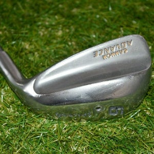 Spalding 	Cannon Advance 	9 Iron 	Right Handed 	36"	Graphite 	Seniors 	New Grip