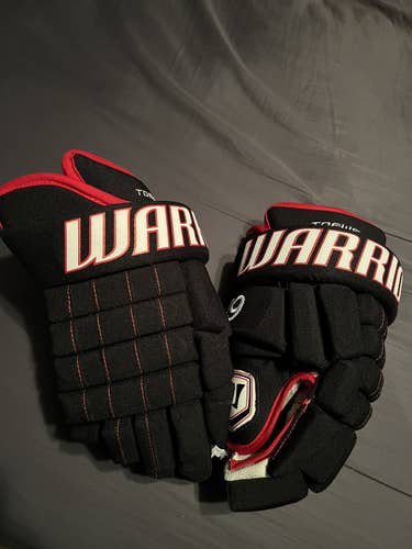 Jonathan Toews Warrior Franchise gloves