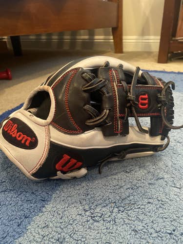 High School/College Infield 11.75" A2000 Baseball Glove