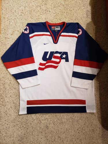 Team USA White Adult Men's Used XL Nike Jersey