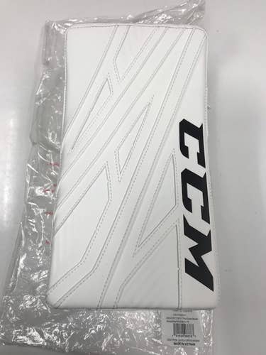 CCM Extreme Flex 4.9 Blocker Full Right