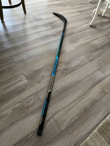 Senior Right Handed Nexus 2N Pro Hockey Stick