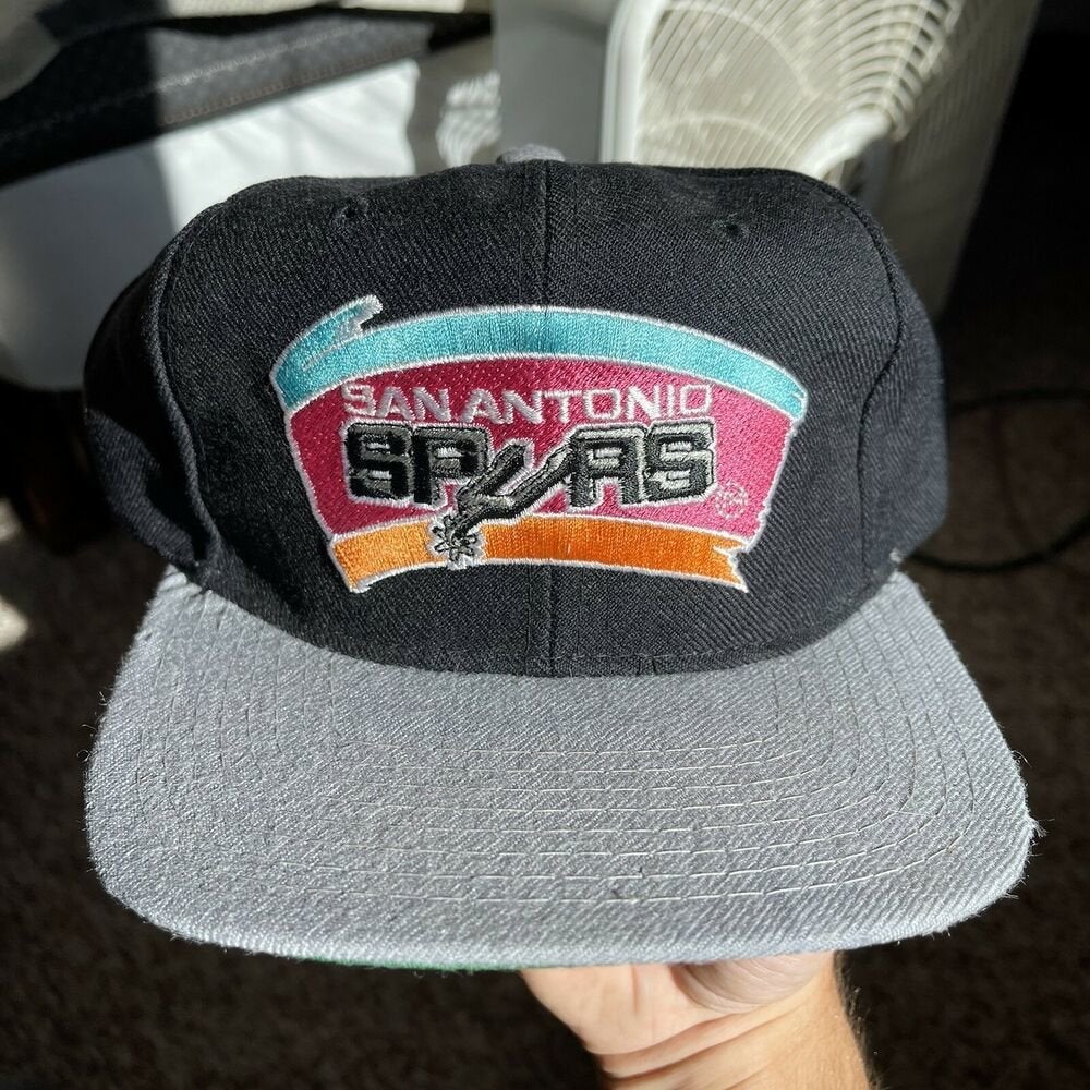 Vintage San Antonio Spurs Starter 