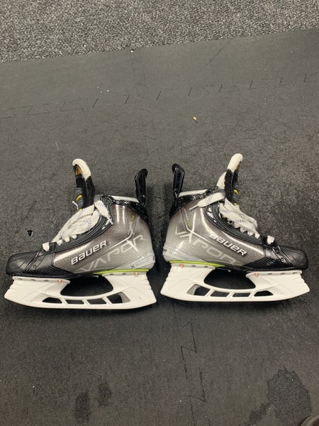 Senior Bauer Extra Wide Width Pro Stock Size 8 Vapor Hyperlite Hockey Skates