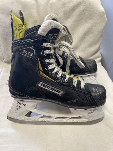 Junior Size 3.5 Bauer Supreme S29 Ice Hockey Skates