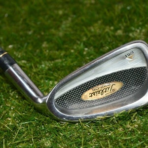 Titleist 	Dci 822 Os 	6 Iron 	Right Handed 	37.5"	Graphite	Regular	New Grip