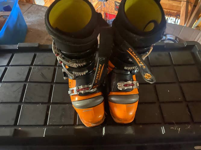 Crispi first gen evo size 29