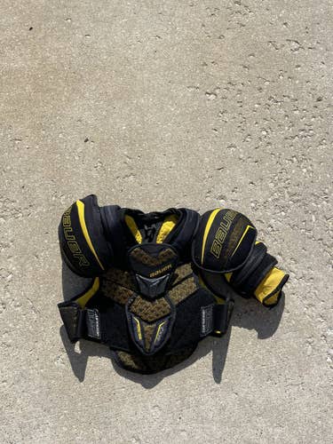 Junior Large Bauer Supreme TotalOne MX3 Shoulder Pads