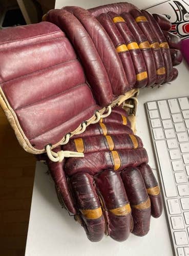 VERY RARE VINTAGE LEATHER COOPER  BDPC Gloves University of Minnesota Gophers