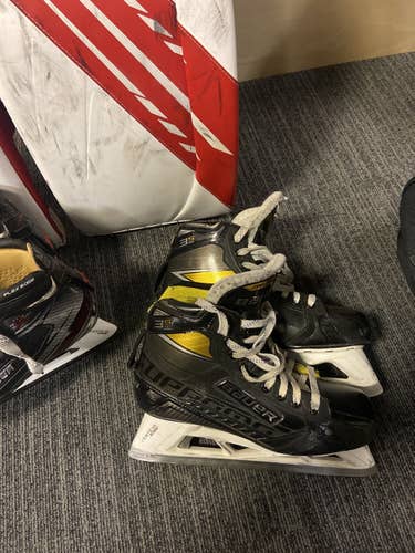 Senior Bauer Regular Width Pro Stock Size 10 Supreme 3s Hockey Goalie Skates