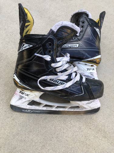 Senior Bauer Size 7 Supreme 180 Hockey Skates