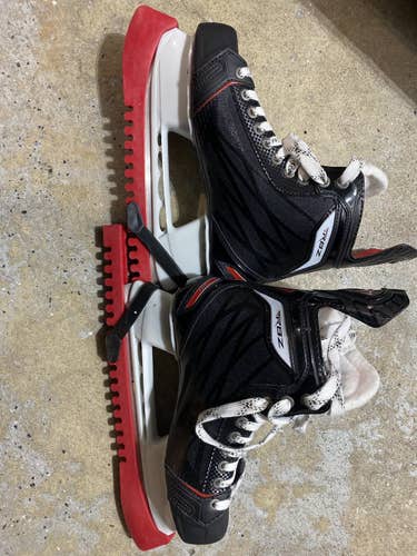 Junior CCM Size 6 RBZ 60 Hockey Skates