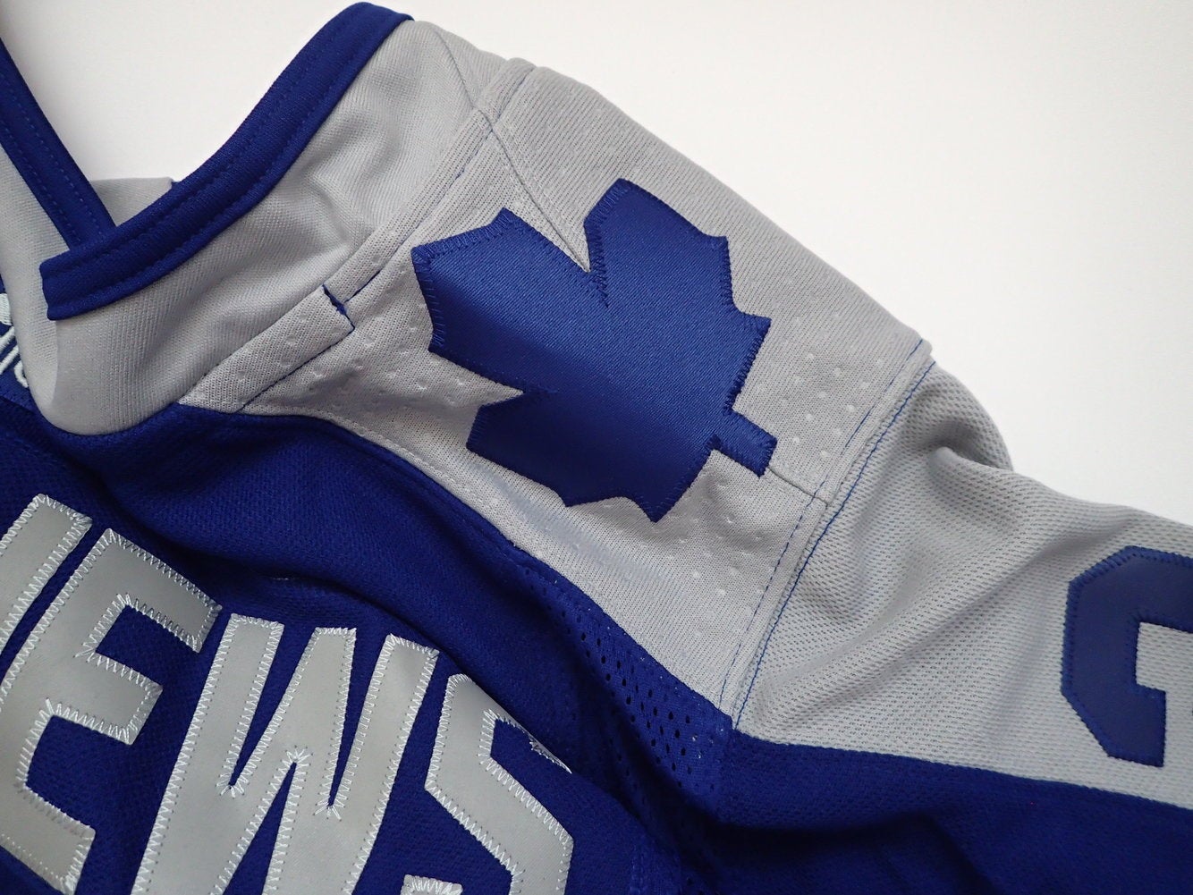 Adidas Authentic Auston Matthews Toronto Maple Leafs Reverse Retro NHL  Jersey 46
