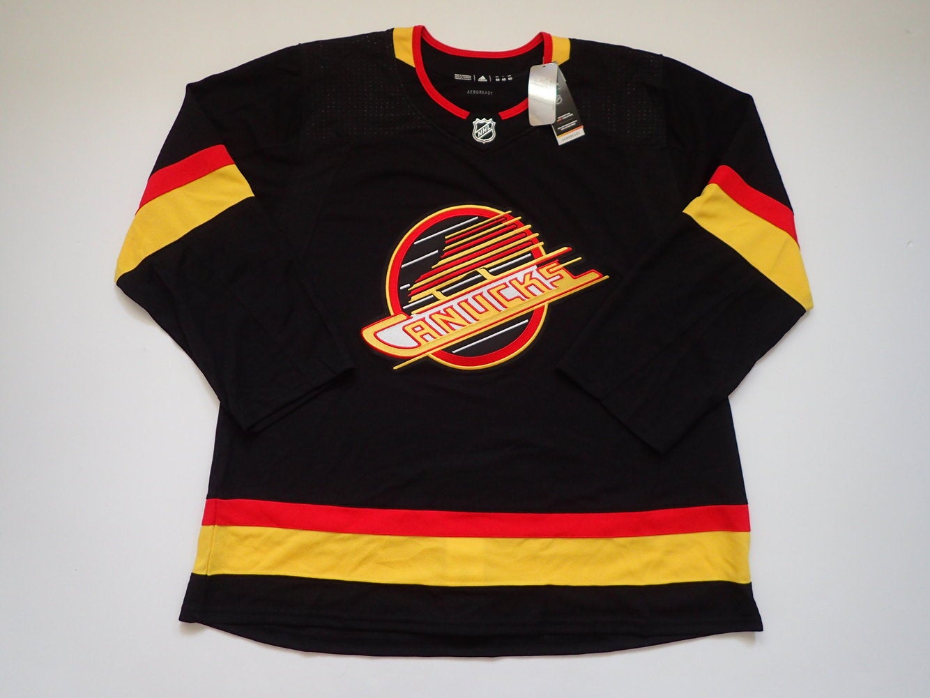 Vancouver Canucks Style Small CCM Jersey/Socks Combo- AAA Prairie Thunder