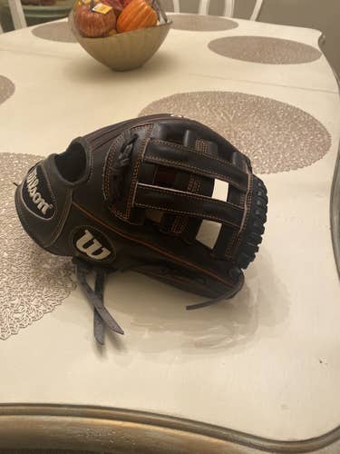 Black Used Infield 11.5" A2000 Baseball Glove