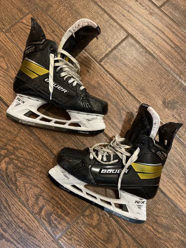 Used Bauer Regular Width Pro Stock Size 9 Supreme UltraSonic Hockey Skates