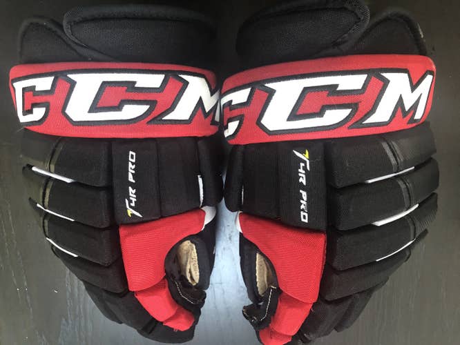 Black/Red barely Used CCM 4RPro Model Gloves 14"