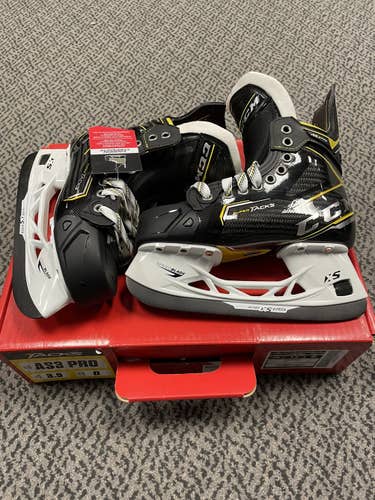 CCM AS3 Pro size 3.5 regular width hockey skate