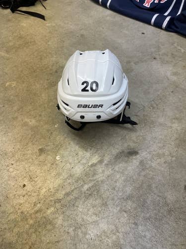 White Used Large Bauer Re-Akt 100 Helmet