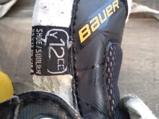 Bauer Supreme S160 Hockey Skates Extra Wide Width Size 12 Youth
