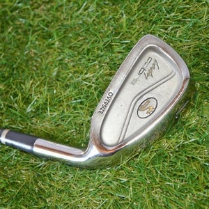 Lady Cobra 	Oversize 	7 Iron 	Right Handed 	36"	Graphite 	Ladies 	New Grip