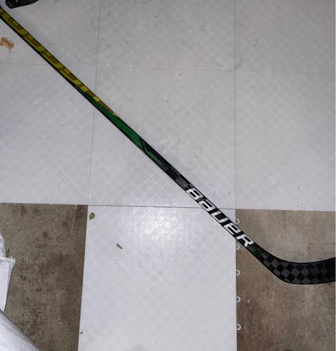 Intermediate Right Handed  Pro Stock Supreme UltraSonic Hockey Stick