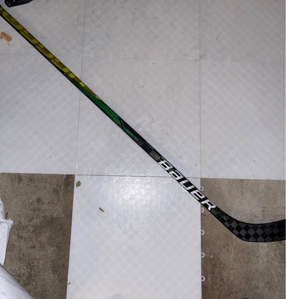 Intermediate Right Handed Pro Stock Supreme UltraSonic Hockey Stick