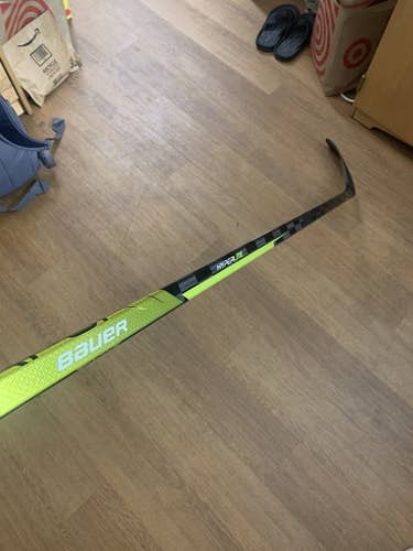 Senior Right Handed Pro Stock Vapor Hyperlite Hockey Stick