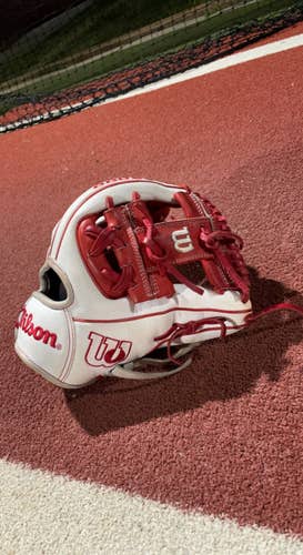 White High School/College Infield 11.5" A2000 Baseball Glove