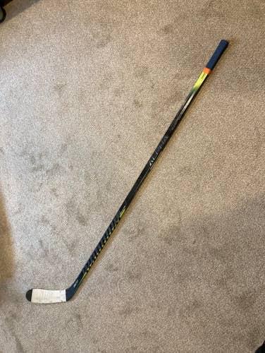 Senior Right Handed Toe Pattern  Alpha DX Hockey Stick