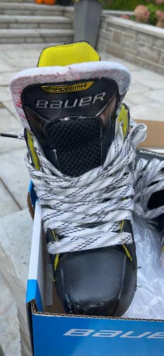 Youth Used Bauer Supreme 3S Hockey Skates Extra Wide Width Size 3.5