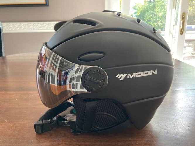 Moon Ski Helmet W/ Visor - Black Medium
