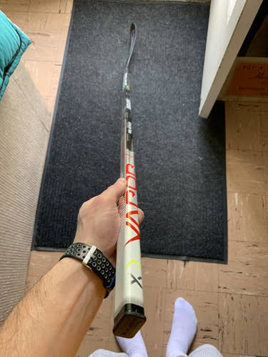 New Bauer Vapor Hyperlite P28 87 Flex Hockey Stick WOW SWEET!