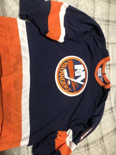 New York Islanders signed jersey