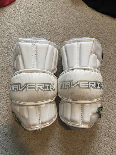 Maverik M4 Arm Pads L/XL
