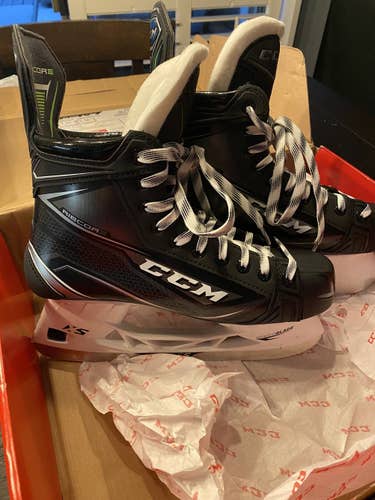 New CCM Regular Width  Size 8.5 RibCor 76k Hockey Skates