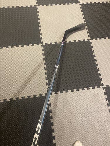 Right Handed Senior Ccm U+ Cl Alex Ovechkin Pro Stock