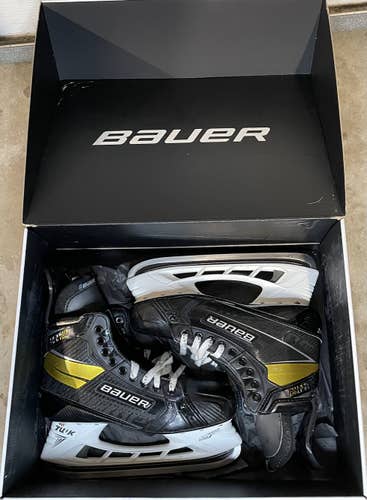 Lightly Used Customized Bauer Supreme UltraSonic Skates with Ls CarbonLite Blades