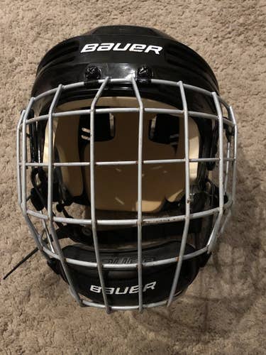 Sr. M Bauer 4500 Helmet w/ Cage - Black (Great Condition)