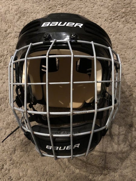 Sr. M Bauer 4500 Helmet w/ Cage - Black (Great Condition)