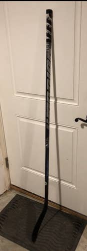 Senior Right Handed Warrior EVO Grip Gionta Toe Pattern Hockey Stick 75 Flex