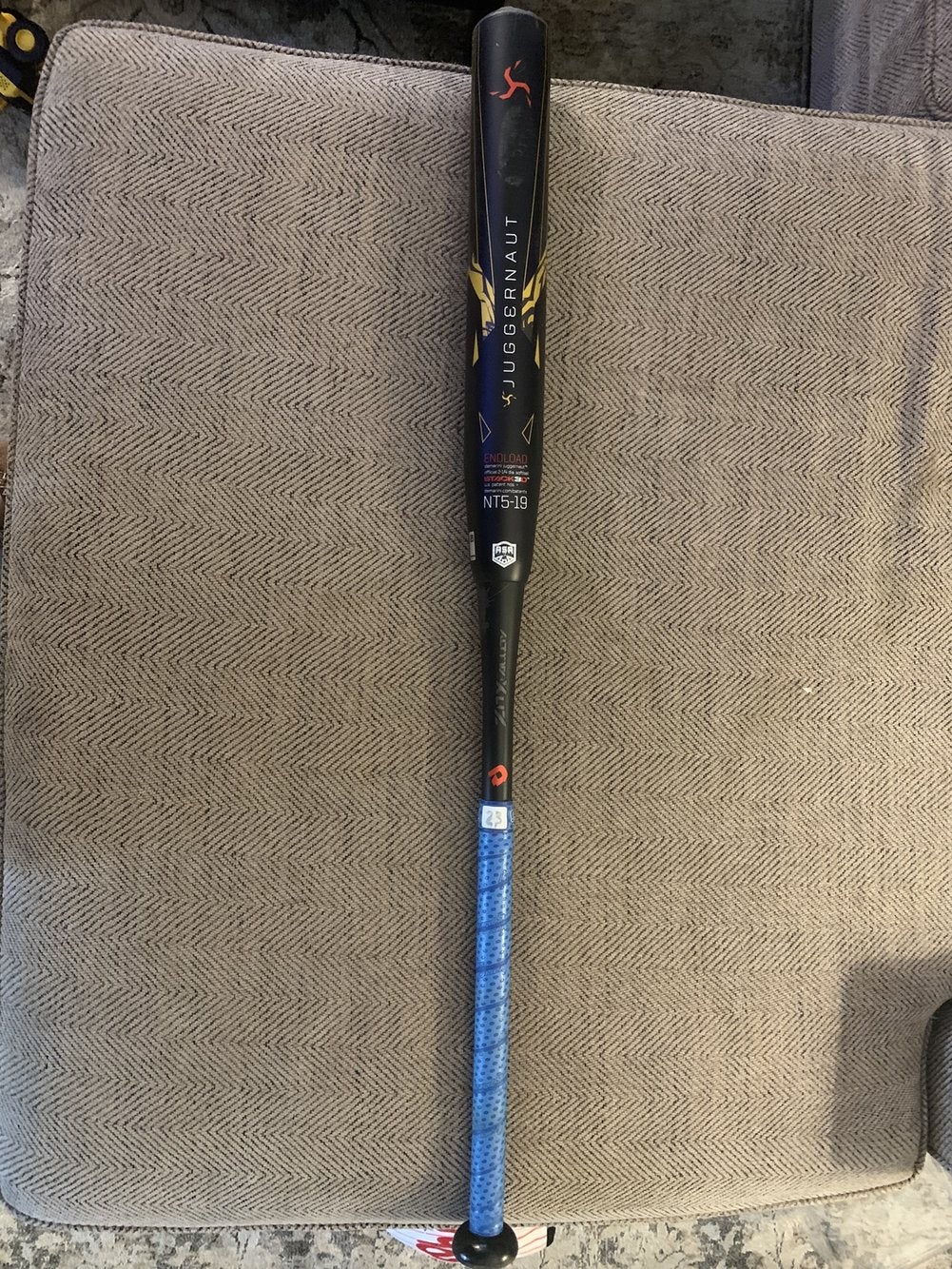 Batte De Softball DeMarini Juggernaut 34 27 Oz à Lancer Lent