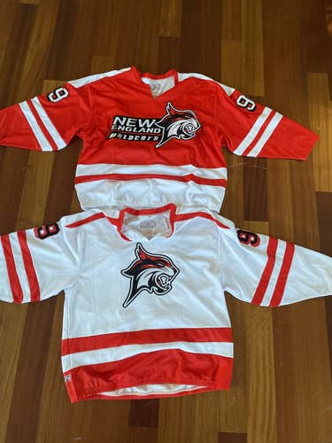 New England Wildcats Home And Away Small And Medium