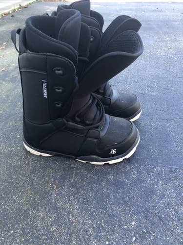 Men's Size 9.0 (Women's 10) Element All Mountain Snowboard Boots