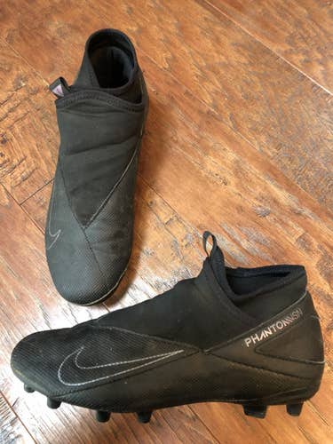 Nike Phantom Vision 2 Club FG Soccer Cleats