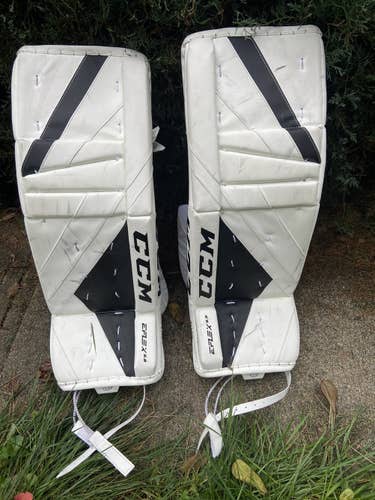 CCM Eflex 5.9 goalie legs pads 31x1
