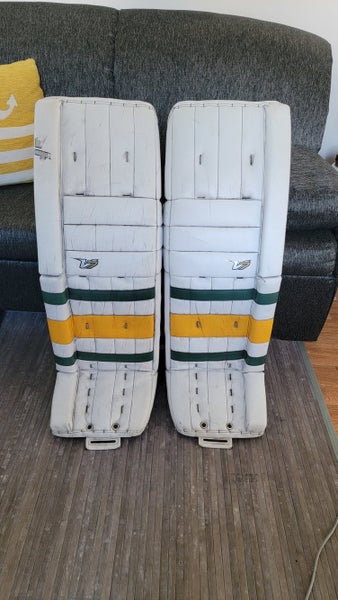 Used 34" Vaughn Velocity V7 Goalie Leg Pads